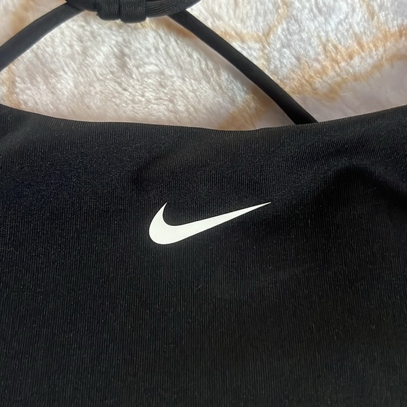 Nike sports top - Picture 2 of 5